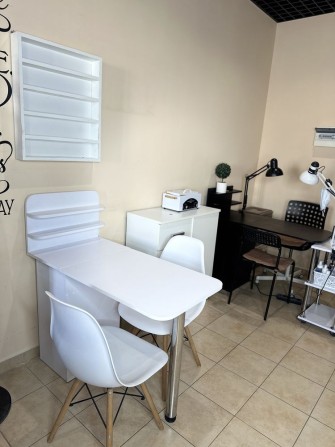 Аренда Місця  майстра маникюра в студії , світло є - фото 1