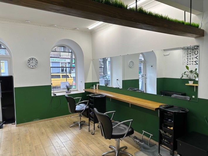 Аренда рабочих мест парикмахер, маникюр \ ЦЕНТР \ СВЕТ ВСЕГДА - фото 1