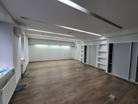Аредна помещения: офис 550 м2, отапливается Харків