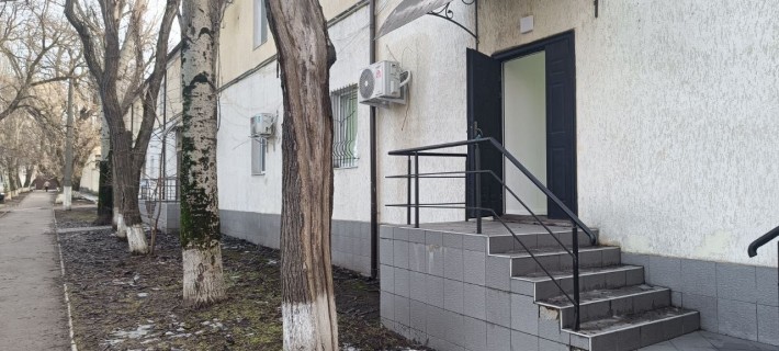 Аренда. Фасад 70 кв метров  ул.Картамышевская - фото 1