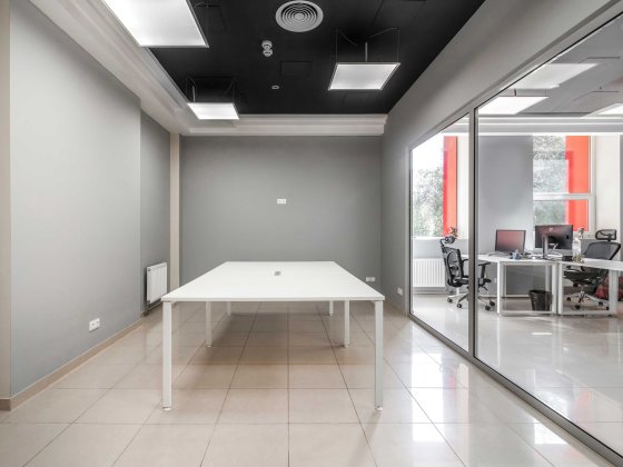 Офіси в бізнес-центрі маленької площі, метро Наукова Центр, 1$/кв.м Харків