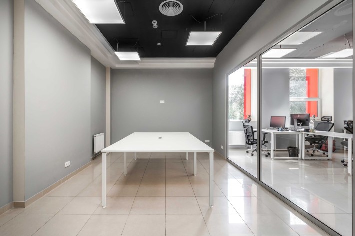 Офіси в бізнес-центрі маленької площі, метро Наукова Центр, 1$/кв.м - фото 1