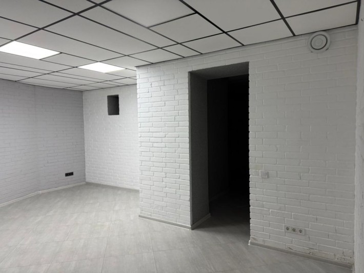 Комерційне приміщення Зацепи, в Луцьку ,власник - фото 1