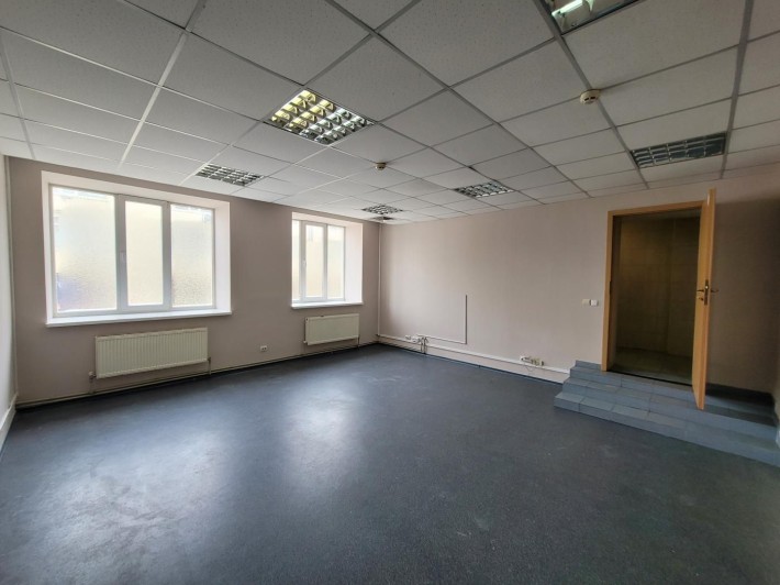 Оренда приміщення: офіс 127м2, опалюється з генератором - фото 1