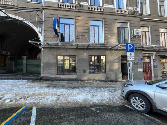 Оренда 132.6 м2 / 1 поверх/ Центр / м. 'Майдан Конституції' 500 м Харків