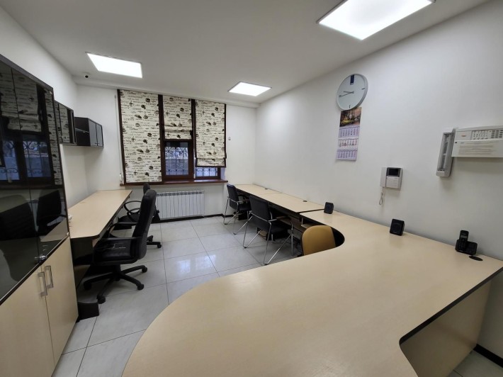 Офіс 83м2 в цоколі, опалюється - фото 1