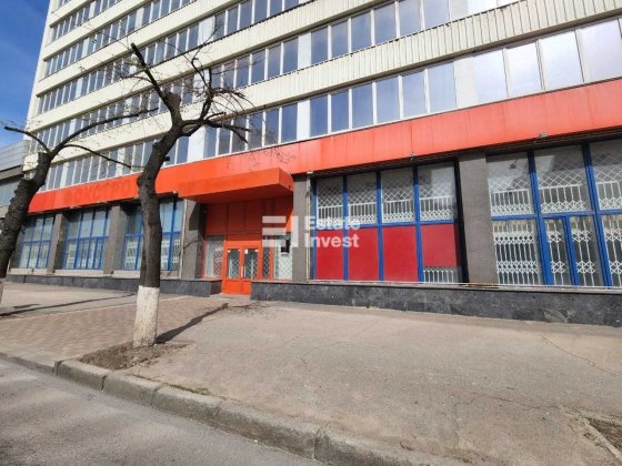 Сдам фасадное помещение возле ЮЖД, по адресу: ул. Полтавский шлях, 56. Харків