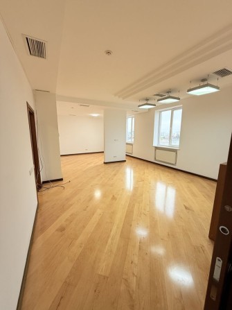 Здам офісний блок у сучасному бізнес-центрі біля метро Університет - фото 1