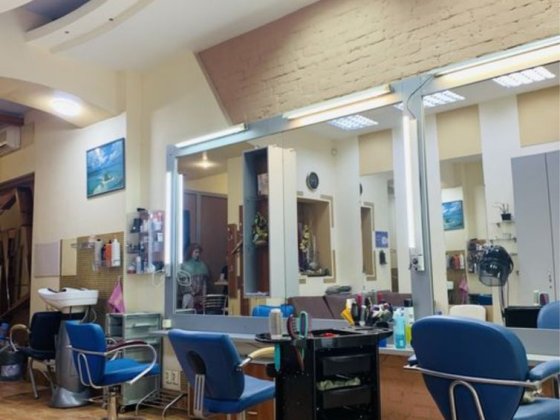 Сдаю рабочие места в действующем салоне красоты Харьков