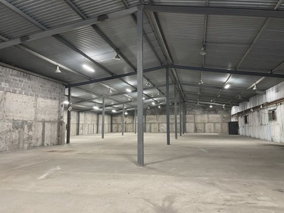 Сдам склад с рампой, 1000 кв.м Левый берег