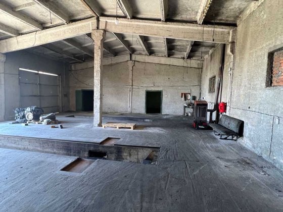 комплекс будівель офіс/гаражі/склад 427м² Тячів Леонтовича, 68 Тячев