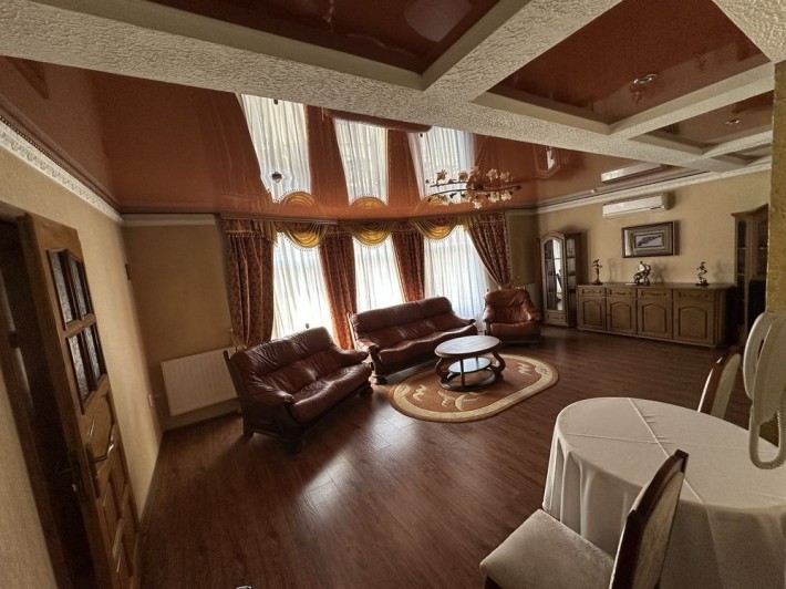 Оренда приміщення в центрі м.Тячів, площа 50 кв.м. - фото 1