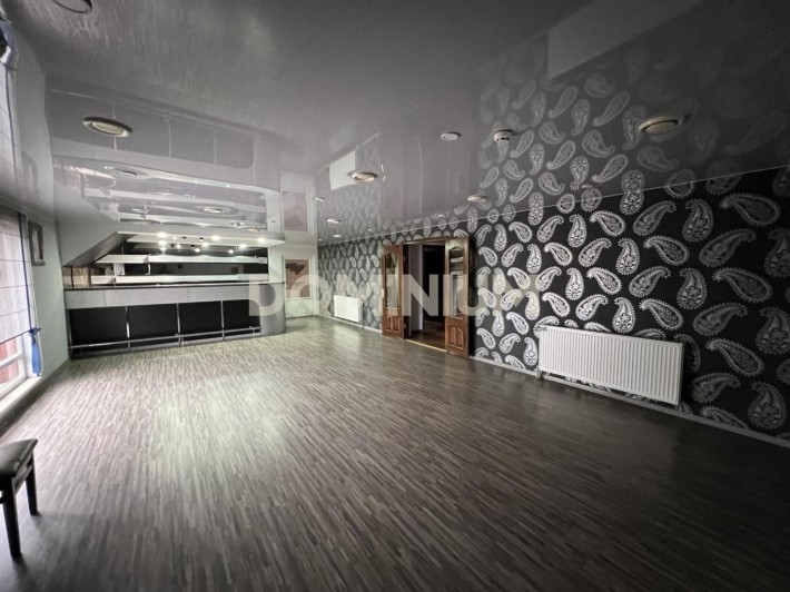 Оренда комерції в центрі м. Тячів - фото 1