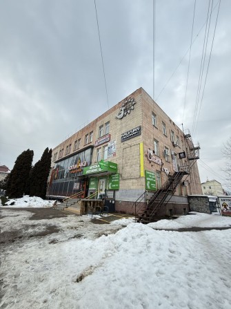 Кабінет 8 м² у центрі Івано-Франківська | 2 поверх. Мазепи 1 - фото 1