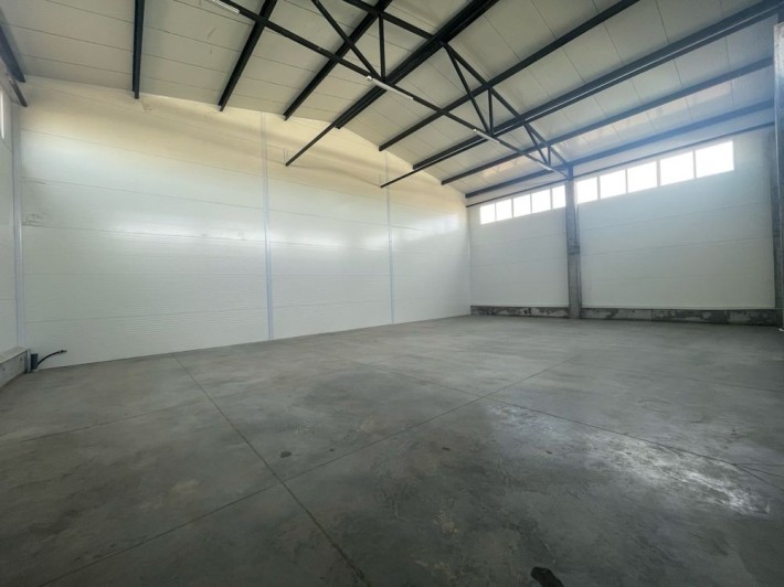 Склад площею 210м2 с. Святопетрівське вільний 1 березня - фото 1