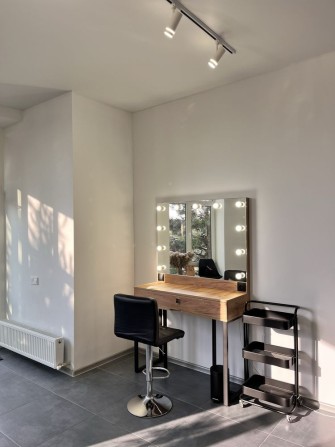 Оренда місця для майстра бровіста, візажиста, стиліста з зачісок - фото 1