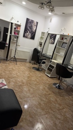 Оренда загального залу в салоні краси - фото 1