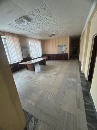 Здається частина приміщення під офіси або склад. - фото 1