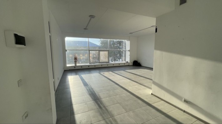 Оренда топове приміщення | Фасад | Високий трафік - фото 1