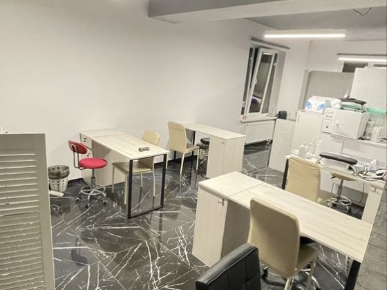 Місце  майстра манікюра Новое