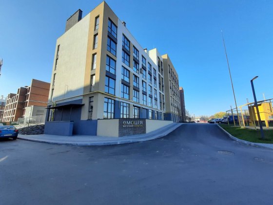 Без % оренда ФАСАД перший поверх Хотов ЖК Емоція вул промислова 1 Хотів