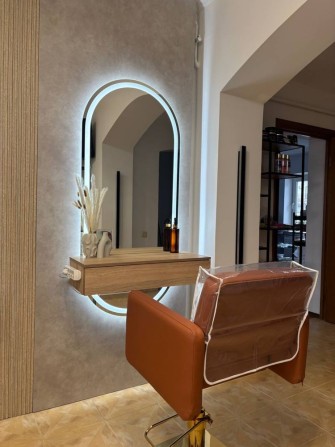 Здається в оренду перукарське крісло та візажне - фото 1