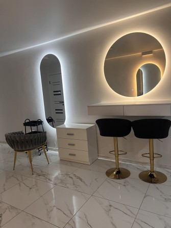 Місце для перукаря ,стиліста,колориста - фото 1