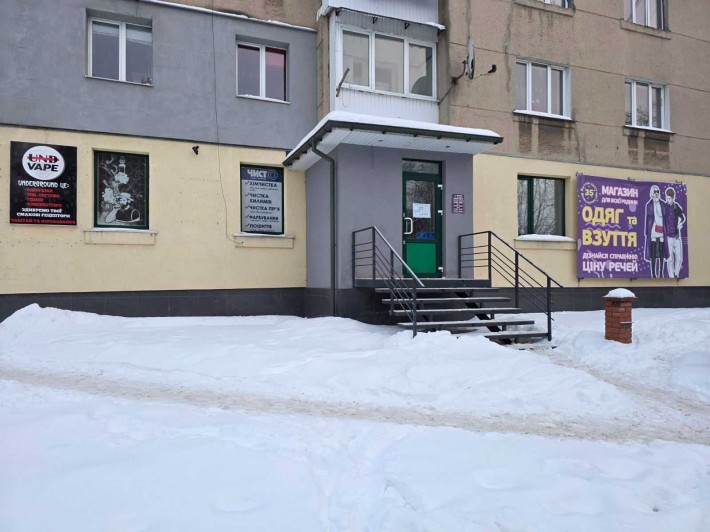 Оренда приміщення 38 м.кв. в центрі під офіс, перукарню, магазин... - фото 1