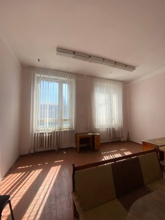 Офісні приміщення в самому центрі м. Острог - фото 1