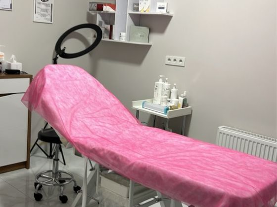 Здається в оренду кабінет для косметолога , лешмейкера Олешин