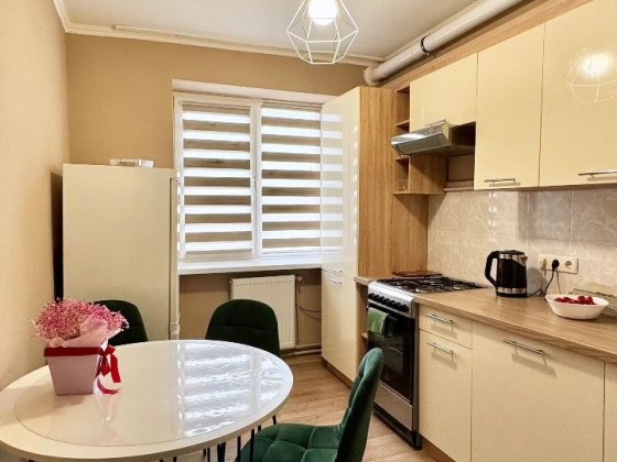 Житло Берегове подобово біля басейну Вільно з  11 березня Берегове