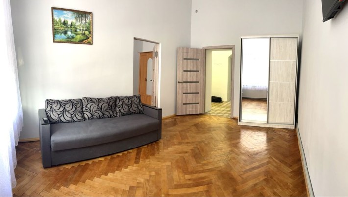 Вільно з 26 березня,Подобова оренда 2 х кімнатної квартири в центрі - фото 1