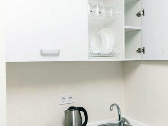 Подобова оренда, біля метро -живіть з комфортом. Є укриття. Киев