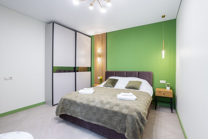 Подобово посуточно ЖК Варшавский + Генератор  Екстравагантна  1 кв-ра - фото 1