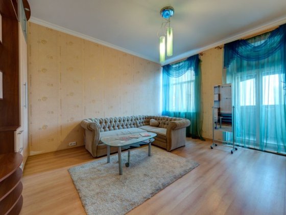 Просторная трехкомнатная квартира на бульваре Тараса Шевченка, д.58 Киев