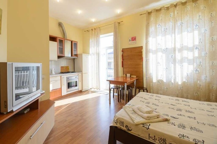 Подобова оренда світлих 1к апартаментів, поруч м. Оболонь - фото 1