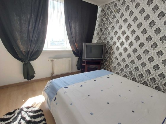 В будинку ігвектори і генератор Працює ліфт є хол і гор вода Троєщина Киев