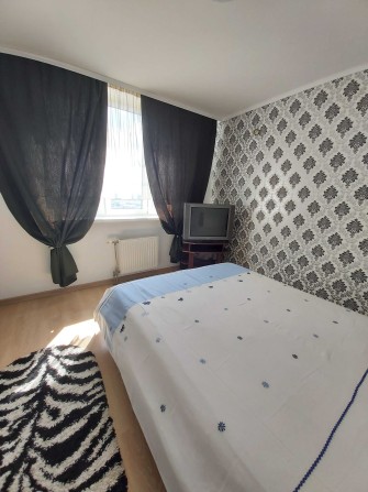 В будинку ігвектори і генератор Працює ліфт є хол і гор вода Троєщина - фото 1