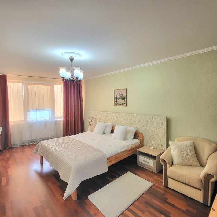 на 1,2,3 місяці та подобово 1кім.18пов.Гришка 9, Позн.,є укриття,генер - фото 1