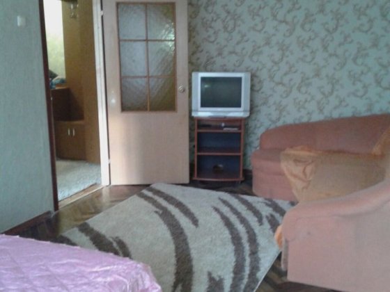 Своя 1 к., посуточно, метро Вокзальная 5 мин езды Киев