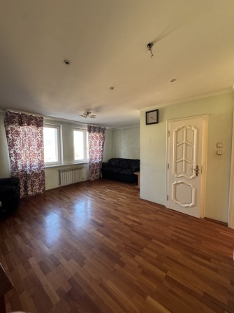 Квартира біля автовокзалу.пр.Науки №4.Метро Деміївка,3 хвилини пішки. - фото 1