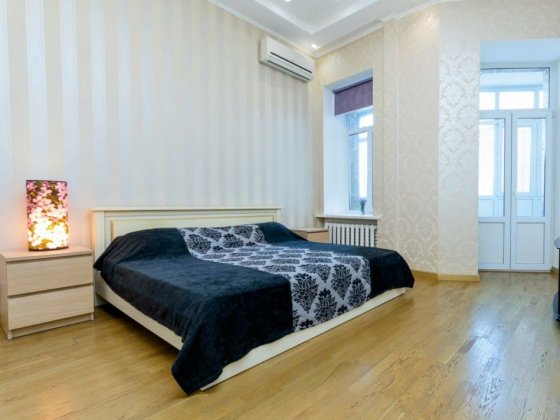 1к квартира в центрі у царському будинку Київ