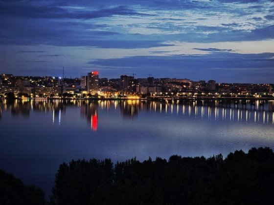 Квартира с видом на Днепр. Солнечный. ТРЦ Вавилон. Посуточно Дніпро