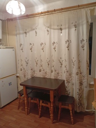 Почасово и посуточно 2 комн квартира в 15 мин езды от ЖД вокзала - фото 1