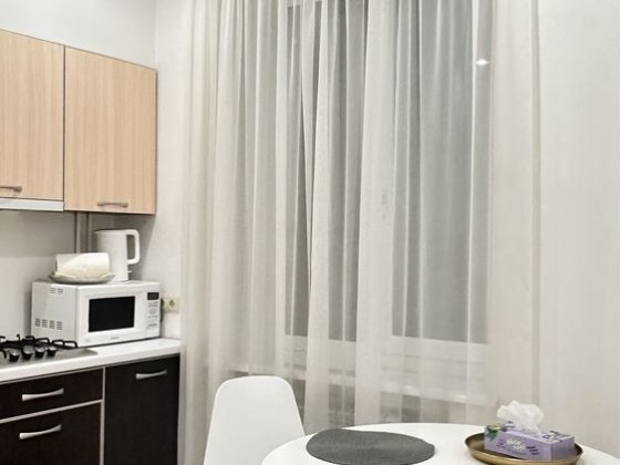 ПОДОБОВА квартира у центрі міста проспект Соборний 190. Запоріжжя