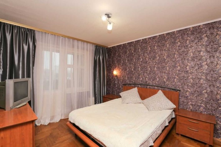 Подобово 2кімнатна квартира. Автозаводська,79. Інститут Ендокринології - фото 1