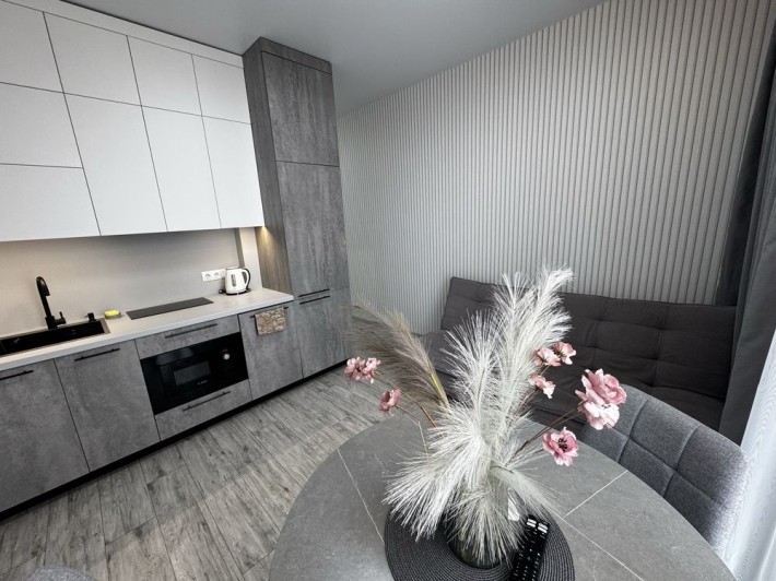 Подобова оренда апартаментів Кульпарківська, Героів УПА, Окружна - фото 1