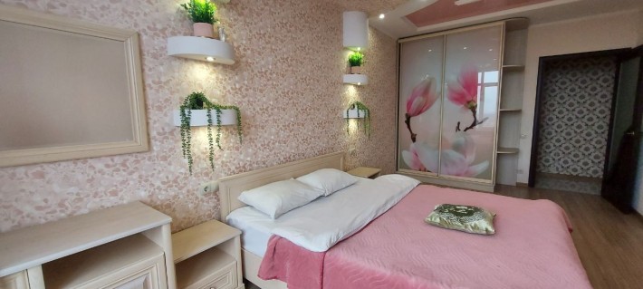 Подобово.Ліфт, Wi-fi, вода працюють без світла.2-к квартира м. Лівобер - фото 1