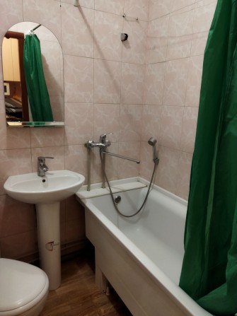 Сдам свою гостинку посуточно, почасово, 400 грв сутки. Район Н.дома. - фото 1