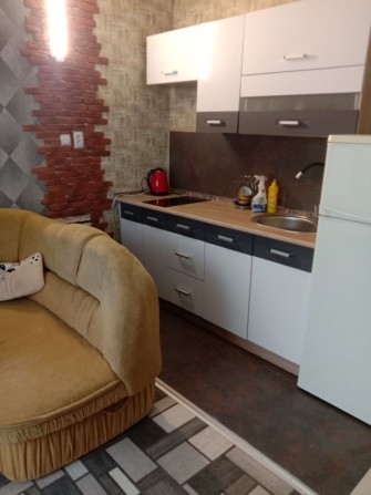 Сдам посуточно гостинку - фото 1